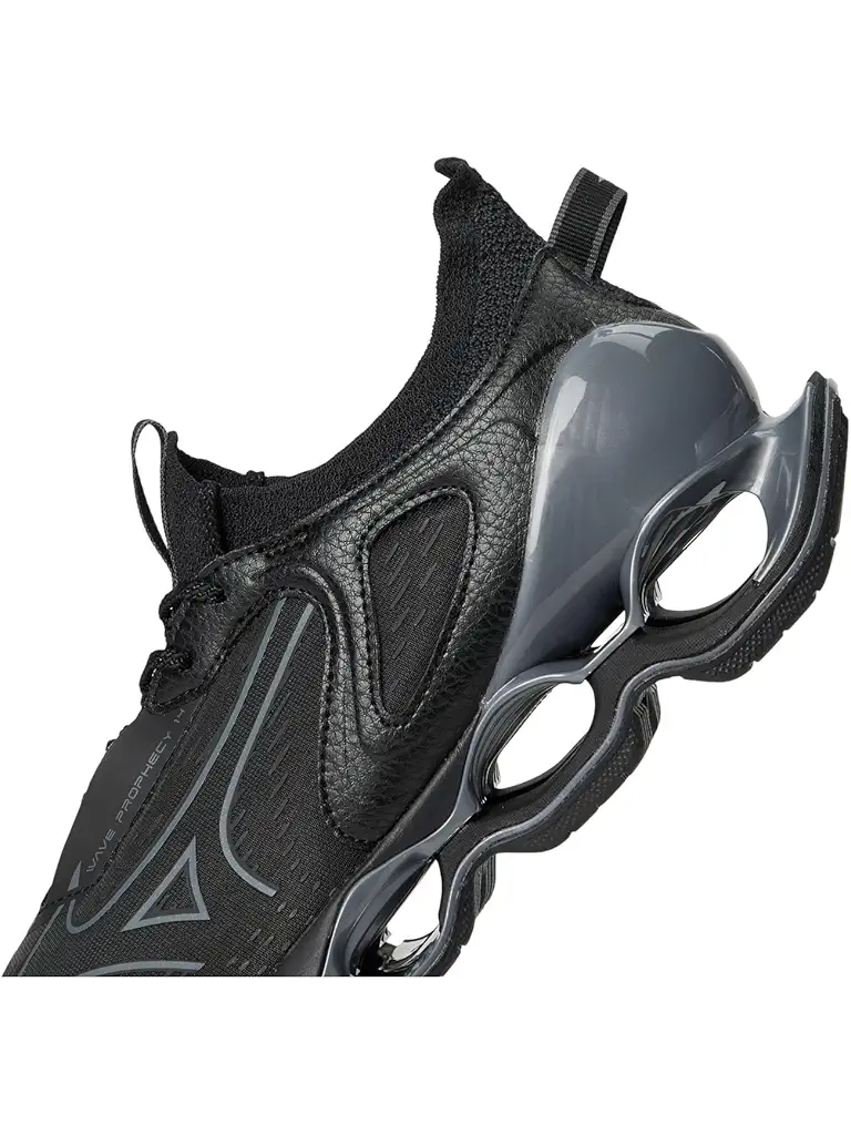 Mizuno Wave Shadow 6