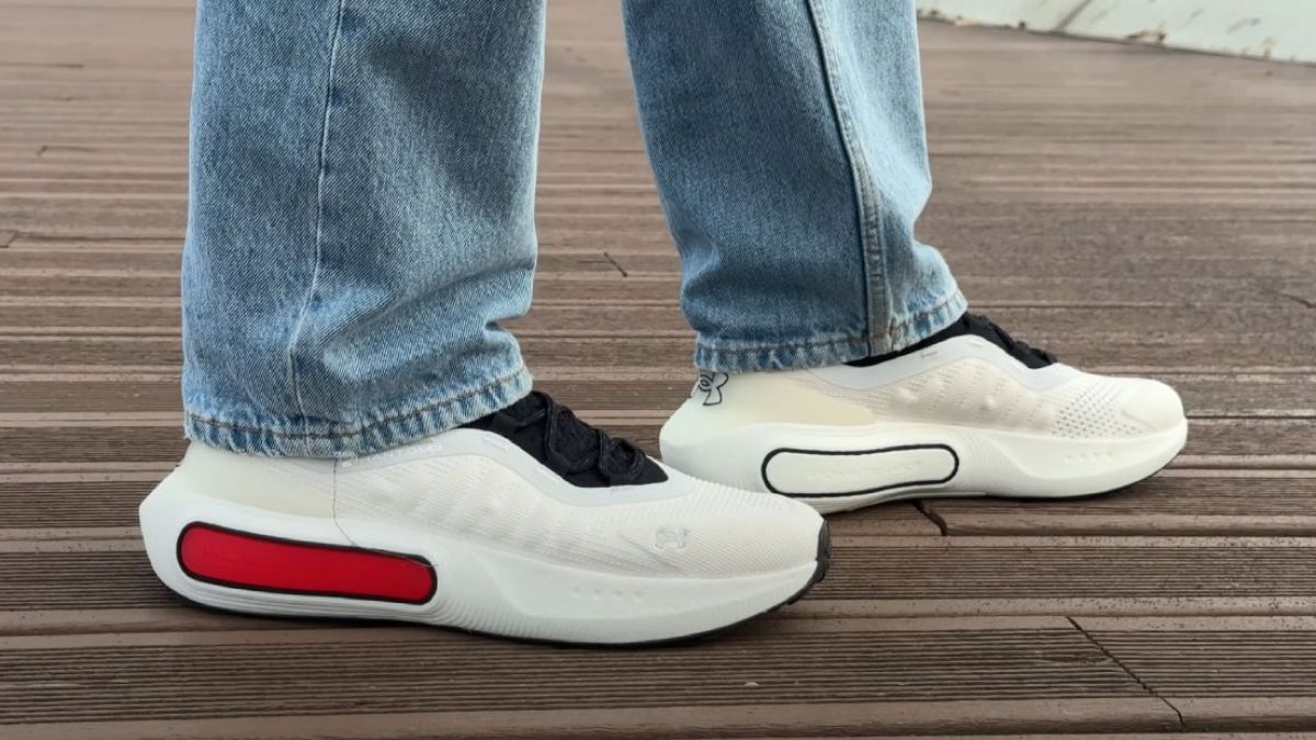 Under Armour HOVR Phantom 4